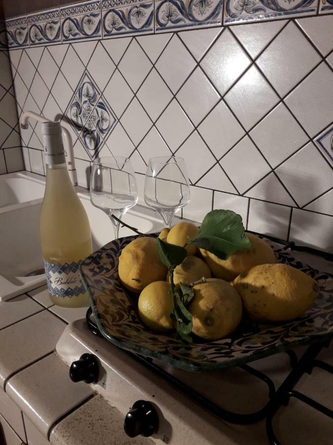 Casa Vacanze Chiara Terrasini Eksteriør bilde